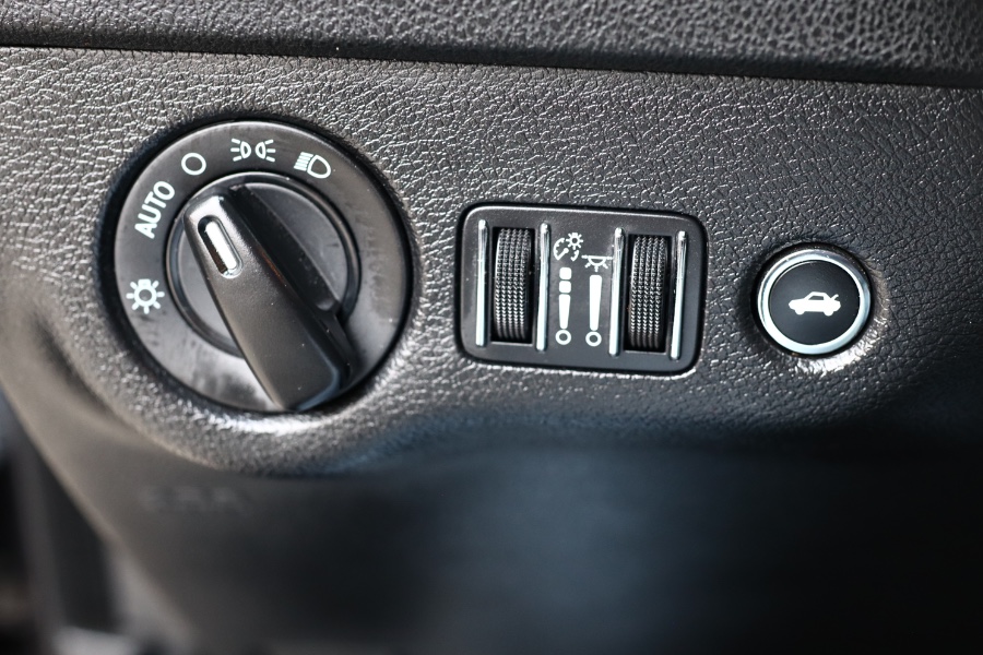 2020 Dodge Charger SXT RWD, available for sale in Jamaica, New York | Hillside Auto Mall Inc.. Jamaica, New York 2020 Dodge Charger SXT RWD, available for sale in Jamaica, New York | Hillside Auto Mall Inc.. Jamaica, New York