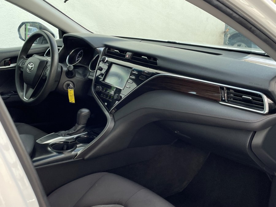 2018 Toyota Camry LE Auto (Natl), available for sale in Corona, California | Green Light Auto. Corona, California 2018 Toyota Camry LE Auto (Natl), available for sale in Corona, California | Green Light Auto. Corona, California