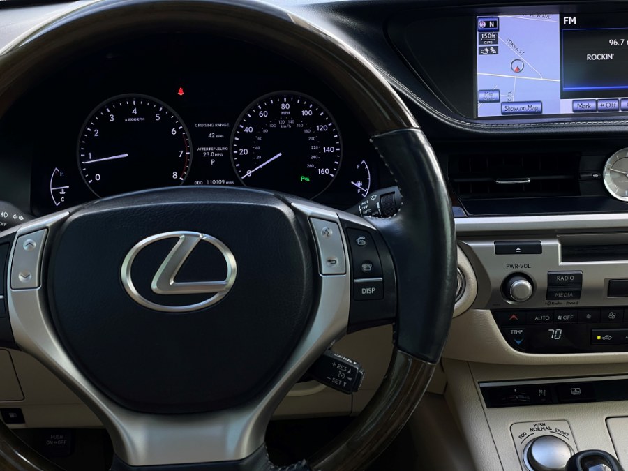 2013 Lexus ES 350 4dr Sdn, available for sale in Corona, California | Green Light Auto. Corona, California 2013 Lexus ES 350 4dr Sdn, available for sale in Corona, California | Green Light Auto. Corona, California