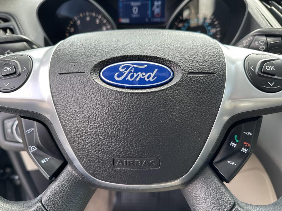 2014 Ford Escape FWD 4dr SE, available for sale in Little Ferry, New Jersey | Victoria Preowned Autos Inc. Little Ferry, New Jersey 2014 Ford Escape FWD 4dr SE, available for sale in Little Ferry, New Jersey | Victoria Preowned Autos Inc. Little Ferry, New Jersey