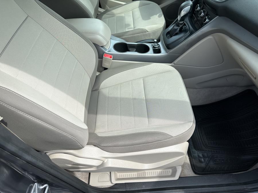 2014 Ford Escape FWD 4dr SE, available for sale in Little Ferry, New Jersey | Victoria Preowned Autos Inc. Little Ferry, New Jersey 2014 Ford Escape FWD 4dr SE, available for sale in Little Ferry, New Jersey | Victoria Preowned Autos Inc. Little Ferry, New Jersey