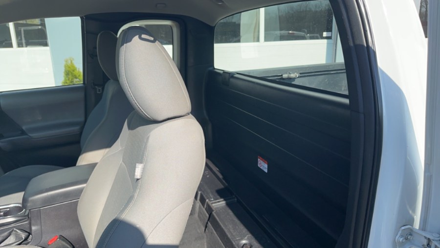 2016 Toyota Tacoma 4WD Access Cab I4 AT SR (Natl), available for sale in Waterbury, Connecticut | West End Automotive Center. Waterbury, Connecticut 2016 Toyota Tacoma 4WD Access Cab I4 AT SR (Natl), available for sale in Waterbury, Connecticut | West End Automotive Center. Waterbury, Connecticut