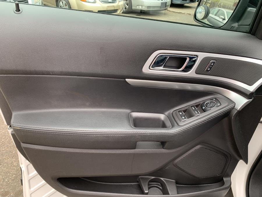 2013 Ford Explorer 4WD 4dr XLT, available for sale in Springfield, Massachusetts | Absolute Motors Inc. Springfield, Massachusetts 2013 Ford Explorer 4WD 4dr XLT, available for sale in Springfield, Massachusetts | Absolute Motors Inc. Springfield, Massachusetts