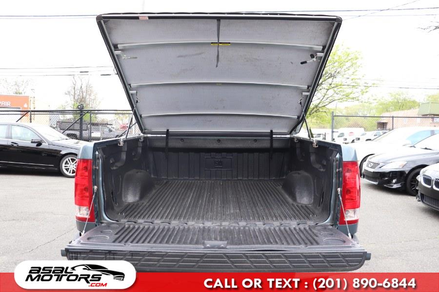 2007 GMC Sierra 1500 4WD Crew Cab 143.5" SLT, available for sale in East Rutherford, New Jersey | Asal Motors. East Rutherford, New Jersey