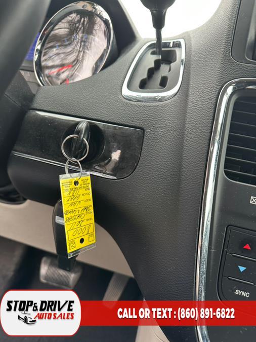 2011 Chrysler Town & Country 4dr Wgn Touring, available for sale in East Windsor, Connecticut | Stop & Drive Auto Sales. East Windsor, Connecticut 2011 Chrysler Town & Country 4dr Wgn Touring, available for sale in East Windsor, Connecticut | Stop & Drive Auto Sales. East Windsor, Connecticut