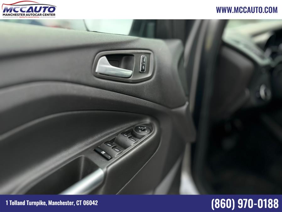 2014 Ford Escape 4WD 4dr SE, available for sale in Manchester, Connecticut | Manchester Autocar Center. Manchester, Connecticut 2014 Ford Escape 4WD 4dr SE, available for sale in Manchester, Connecticut | Manchester Autocar Center. Manchester, Connecticut