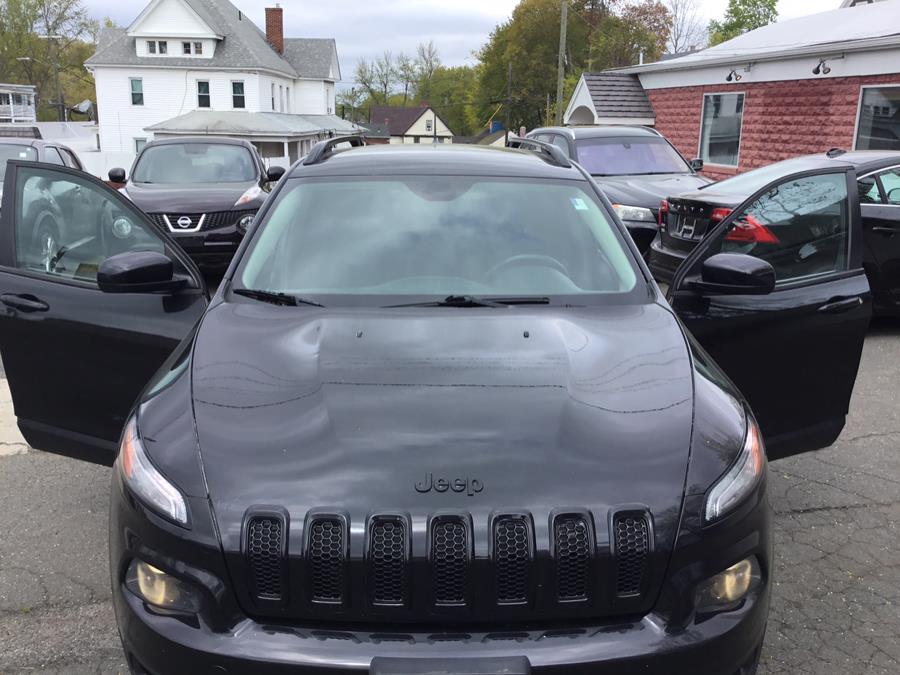 2014 Jeep Cherokee 4WD 4dr Latitude, available for sale in Manchester, Connecticut | Liberty Motors. Manchester, Connecticut 2014 Jeep Cherokee 4WD 4dr Latitude, available for sale in Manchester, Connecticut | Liberty Motors. Manchester, Connecticut
