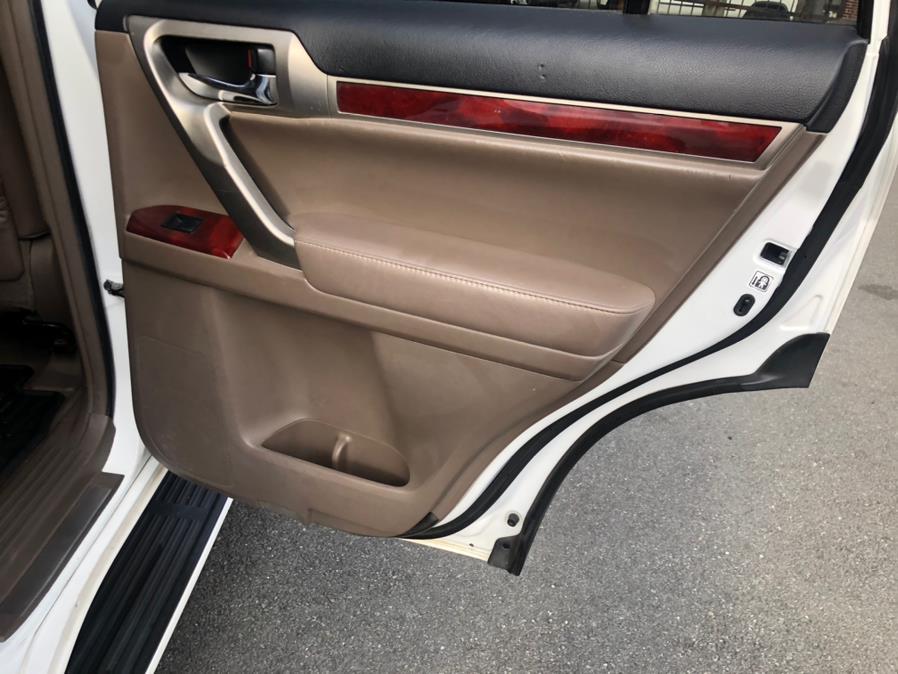 2013 Lexus GX 460 4WD 4dr, available for sale in Irvington, New Jersey | Elis Motors Corp. Irvington, New Jersey 2013 Lexus GX 460 4WD 4dr, available for sale in Irvington, New Jersey | Elis Motors Corp. Irvington, New Jersey
