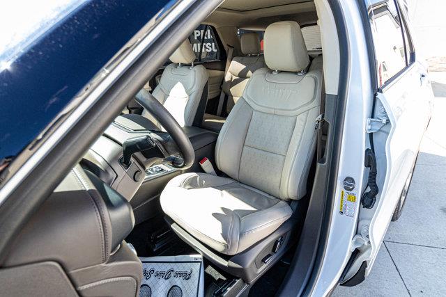 2020 Ford Explorer Platinum, available for sale in Great Neck, New York | Camy Cars. Great Neck, New York 2020 Ford Explorer Platinum, available for sale in Great Neck, New York | Camy Cars. Great Neck, New York