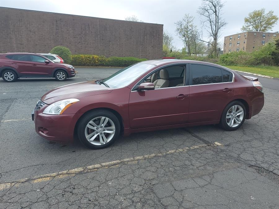 2011 Nissan Altima 4dr Sdn V6 CVT 3.5 SR, available for sale in West Hartford, Connecticut | Chadrad Motors llc. West Hartford, Connecticut 2011 Nissan Altima 4dr Sdn V6 CVT 3.5 SR, available for sale in West Hartford, Connecticut | Chadrad Motors llc. West Hartford, Connecticut
