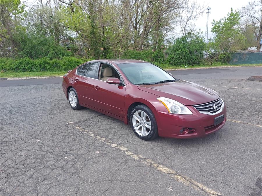 Used Nissan Altima 4dr Sdn V6 CVT 3.5 SR 2011 | Chadrad Motors llc. West Hartford, Connecticut