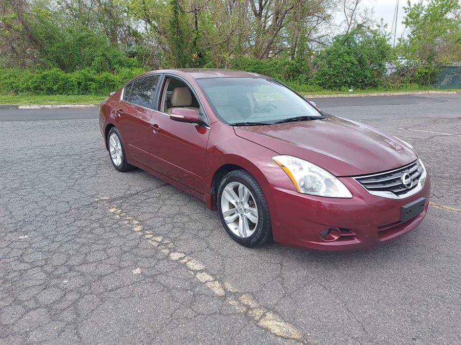 2011 Nissan Altima 4dr Sdn V6 CVT 3.5 SR, available for sale in West Hartford, Connecticut | Chadrad Motors llc. West Hartford, Connecticut 2011 Nissan Altima 4dr Sdn V6 CVT 3.5 SR, available for sale in West Hartford, Connecticut | Chadrad Motors llc. West Hartford, Connecticut