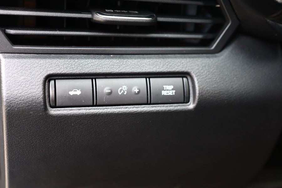 2020 Nissan Altima 2.5 SR Sedan, available for sale in Jamaica, New York | Hillside Auto Mall Inc.. Jamaica, New York 2020 Nissan Altima 2.5 SR Sedan, available for sale in Jamaica, New York | Hillside Auto Mall Inc.. Jamaica, New York