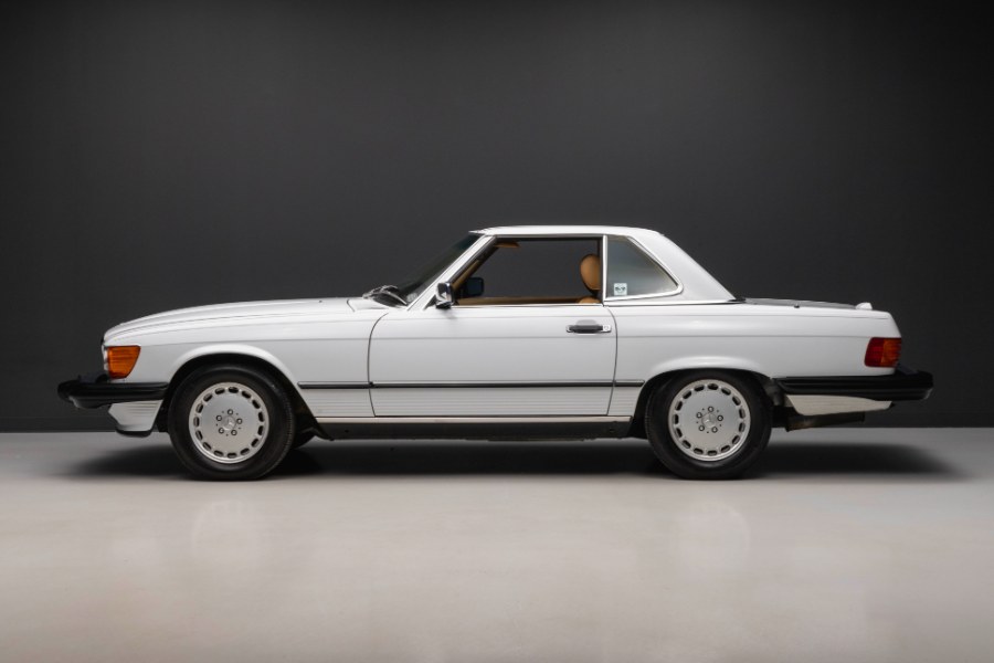 1988 Mercedes-Benz 560 Series 2dr Roadster 560SL, available for sale in North Salem, New York | Meccanic Shop North Inc. North Salem, New York 1988 Mercedes-Benz 560 Series 2dr Roadster 560SL, available for sale in North Salem, New York | Meccanic Shop North Inc. North Salem, New York