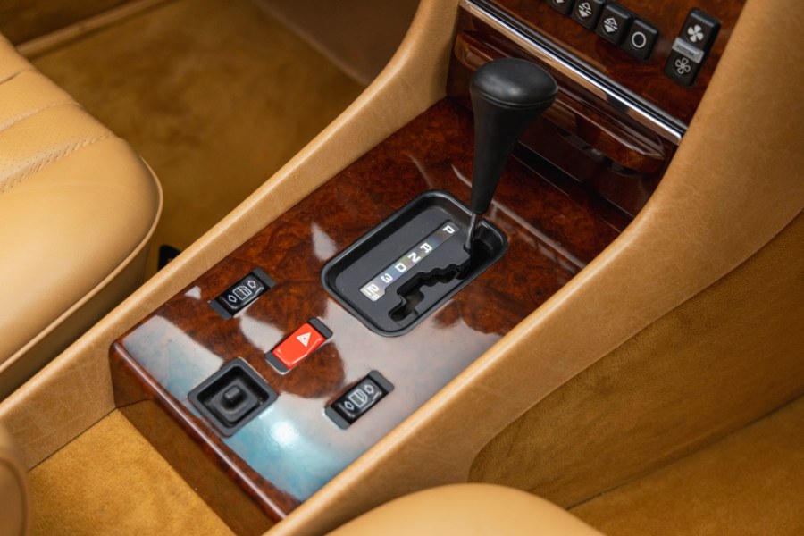 1988 Mercedes-Benz 560 Series 2dr Roadster 560SL, available for sale in North Salem, New York | Meccanic Shop North Inc. North Salem, New York 1988 Mercedes-Benz 560 Series 2dr Roadster 560SL, available for sale in North Salem, New York | Meccanic Shop North Inc. North Salem, New York