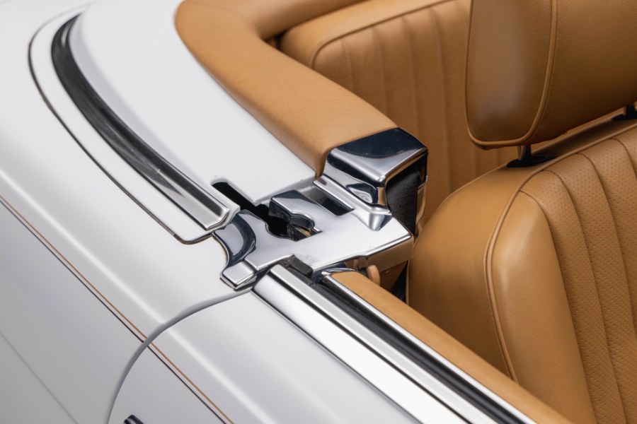 1988 Mercedes-Benz 560 Series 2dr Roadster 560SL, available for sale in North Salem, New York | Meccanic Shop North Inc. North Salem, New York 1988 Mercedes-Benz 560 Series 2dr Roadster 560SL, available for sale in North Salem, New York | Meccanic Shop North Inc. North Salem, New York