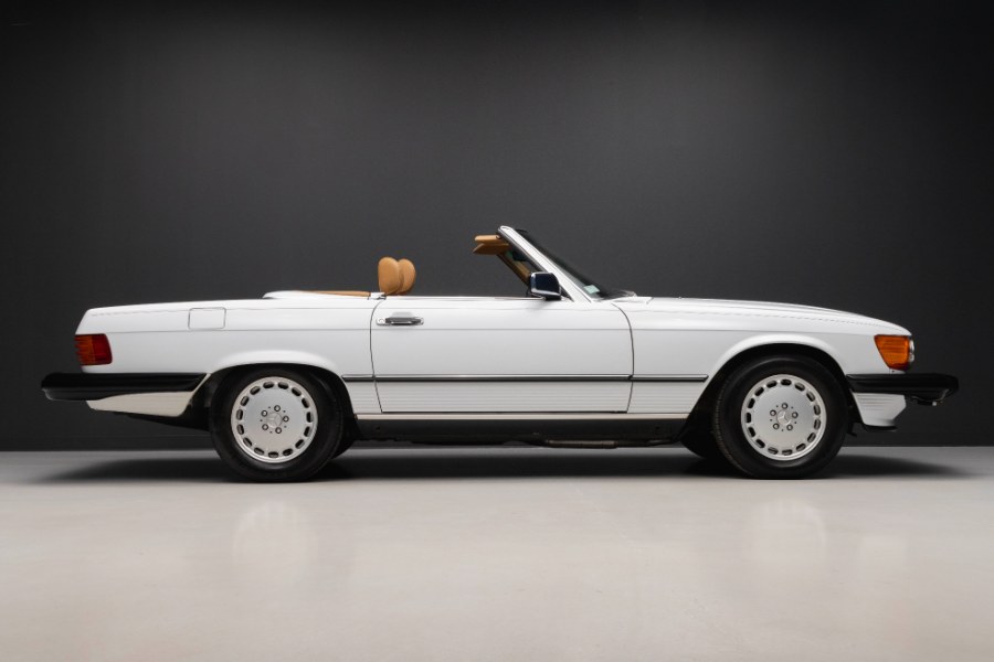 1988 Mercedes-Benz 560 Series 2dr Roadster 560SL, available for sale in North Salem, New York | Meccanic Shop North Inc. North Salem, New York 1988 Mercedes-Benz 560 Series 2dr Roadster 560SL, available for sale in North Salem, New York | Meccanic Shop North Inc. North Salem, New York