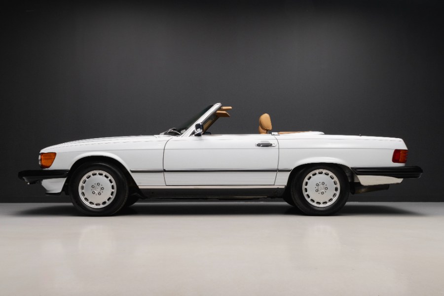 1988 Mercedes-Benz 560 Series 2dr Roadster 560SL, available for sale in North Salem, New York | Meccanic Shop North Inc. North Salem, New York 1988 Mercedes-Benz 560 Series 2dr Roadster 560SL, available for sale in North Salem, New York | Meccanic Shop North Inc. North Salem, New York