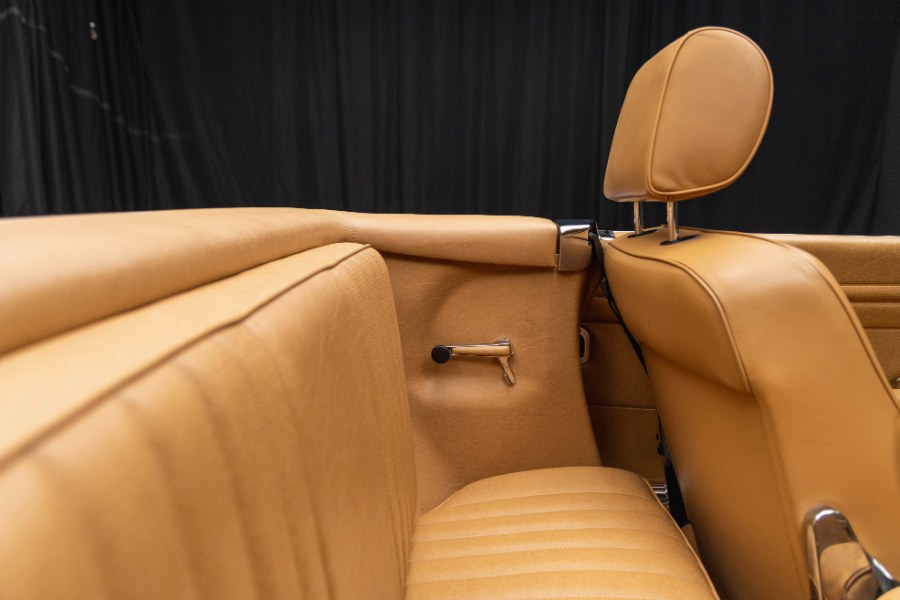 1988 Mercedes-Benz 560 Series 2dr Roadster 560SL, available for sale in North Salem, New York | Meccanic Shop North Inc. North Salem, New York 1988 Mercedes-Benz 560 Series 2dr Roadster 560SL, available for sale in North Salem, New York | Meccanic Shop North Inc. North Salem, New York