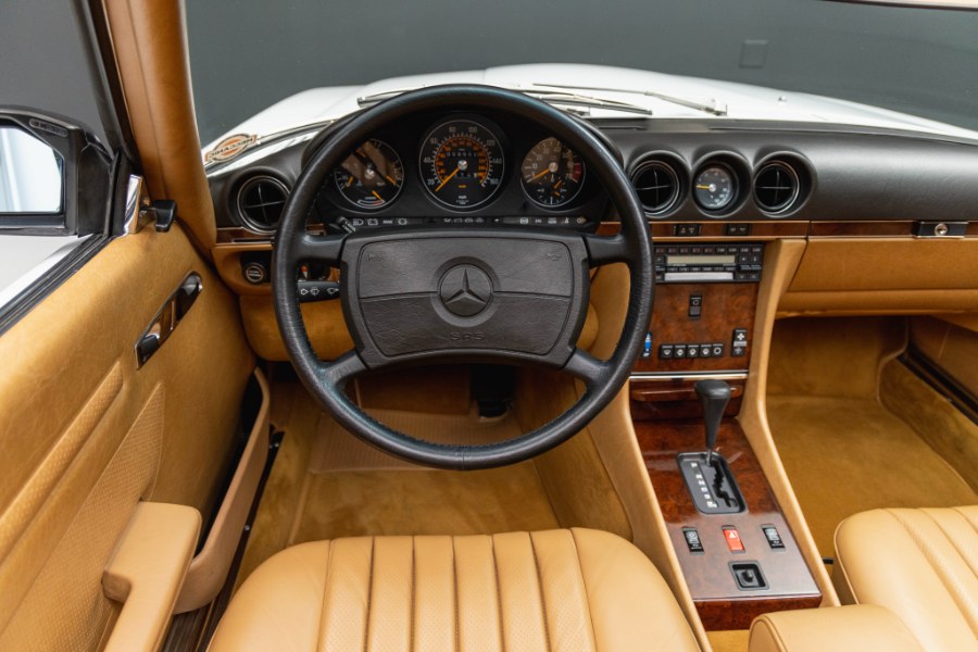 1988 Mercedes-Benz 560 Series 2dr Roadster 560SL, available for sale in North Salem, New York | Meccanic Shop North Inc. North Salem, New York 1988 Mercedes-Benz 560 Series 2dr Roadster 560SL, available for sale in North Salem, New York | Meccanic Shop North Inc. North Salem, New York
