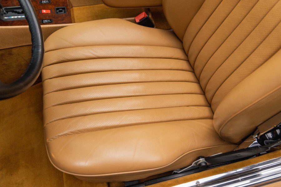 1988 Mercedes-Benz 560 Series 2dr Roadster 560SL, available for sale in North Salem, New York | Meccanic Shop North Inc. North Salem, New York 1988 Mercedes-Benz 560 Series 2dr Roadster 560SL, available for sale in North Salem, New York | Meccanic Shop North Inc. North Salem, New York