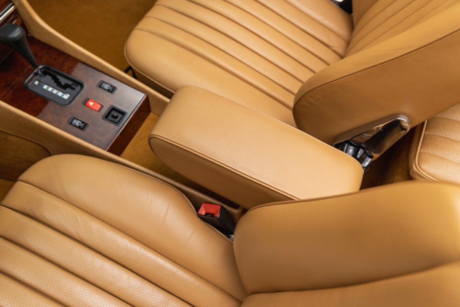 1988 Mercedes-Benz 560 Series 2dr Roadster 560SL, available for sale in North Salem, New York | Meccanic Shop North Inc. North Salem, New York 1988 Mercedes-Benz 560 Series 2dr Roadster 560SL, available for sale in North Salem, New York | Meccanic Shop North Inc. North Salem, New York