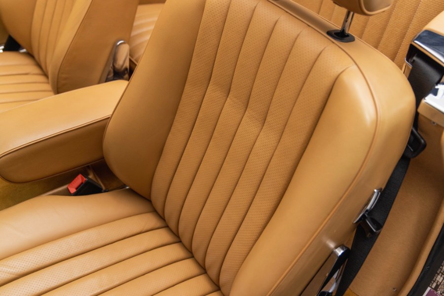 1988 Mercedes-Benz 560 Series 2dr Roadster 560SL, available for sale in North Salem, New York | Meccanic Shop North Inc. North Salem, New York 1988 Mercedes-Benz 560 Series 2dr Roadster 560SL, available for sale in North Salem, New York | Meccanic Shop North Inc. North Salem, New York