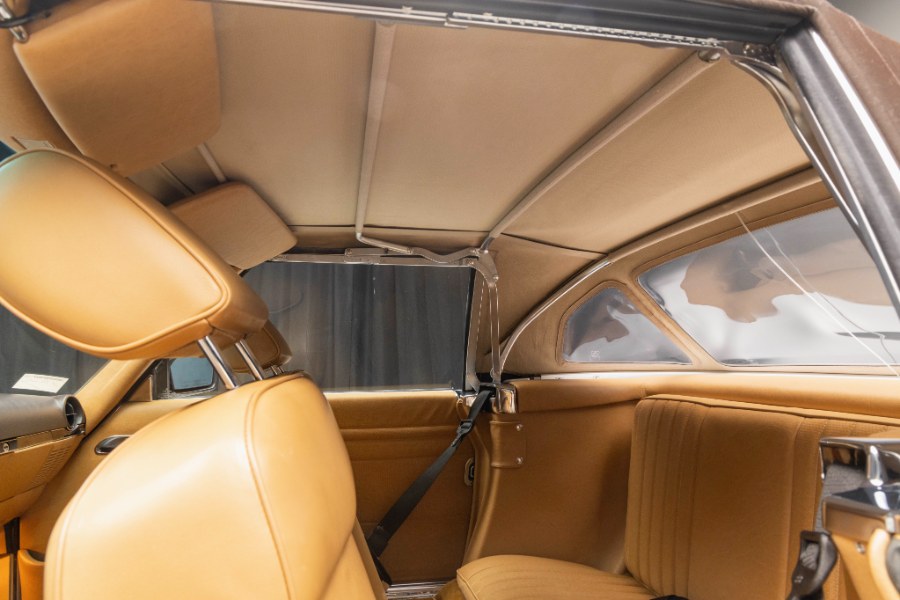 1988 Mercedes-Benz 560 Series 2dr Roadster 560SL, available for sale in North Salem, New York | Meccanic Shop North Inc. North Salem, New York 1988 Mercedes-Benz 560 Series 2dr Roadster 560SL, available for sale in North Salem, New York | Meccanic Shop North Inc. North Salem, New York