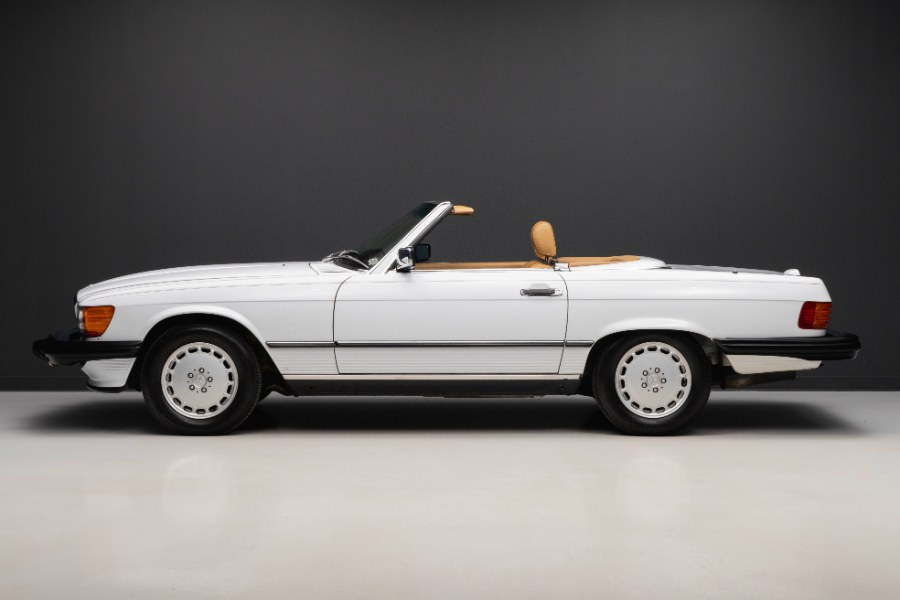 1988 Mercedes-Benz 560 Series 2dr Roadster 560SL, available for sale in North Salem, New York | Meccanic Shop North Inc. North Salem, New York 1988 Mercedes-Benz 560 Series 2dr Roadster 560SL, available for sale in North Salem, New York | Meccanic Shop North Inc. North Salem, New York