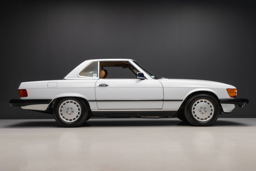 1988 Mercedes-Benz 560 Series 2dr Roadster 560SL, available for sale in North Salem, New York | Meccanic Shop North Inc. North Salem, New York 1988 Mercedes-Benz 560 Series 2dr Roadster 560SL, available for sale in North Salem, New York | Meccanic Shop North Inc. North Salem, New York