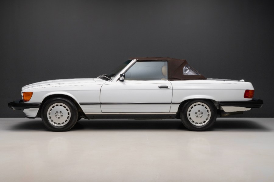 1988 Mercedes-Benz 560 Series 2dr Roadster 560SL, available for sale in North Salem, New York | Meccanic Shop North Inc. North Salem, New York 1988 Mercedes-Benz 560 Series 2dr Roadster 560SL, available for sale in North Salem, New York | Meccanic Shop North Inc. North Salem, New York