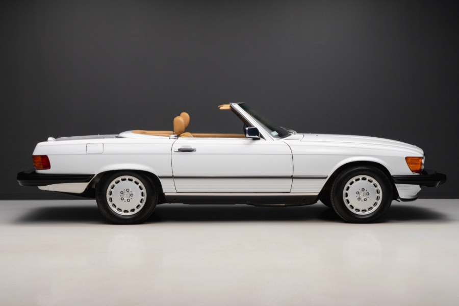 1988 Mercedes-Benz 560 Series 2dr Roadster 560SL, available for sale in North Salem, New York | Meccanic Shop North Inc. North Salem, New York 1988 Mercedes-Benz 560 Series 2dr Roadster 560SL, available for sale in North Salem, New York | Meccanic Shop North Inc. North Salem, New York