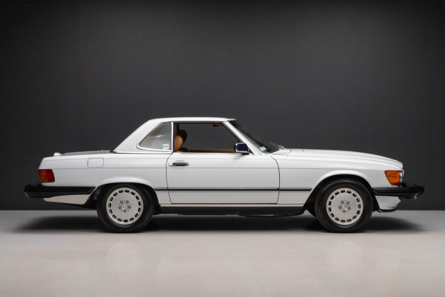 1988 Mercedes-Benz 560 Series 2dr Roadster 560SL, available for sale in North Salem, New York | Meccanic Shop North Inc. North Salem, New York 1988 Mercedes-Benz 560 Series 2dr Roadster 560SL, available for sale in North Salem, New York | Meccanic Shop North Inc. North Salem, New York
