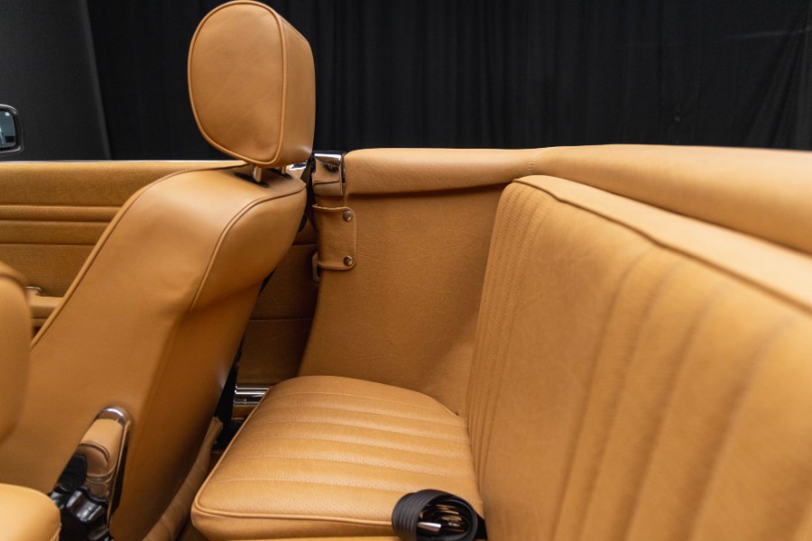 1988 Mercedes-Benz 560 Series 2dr Roadster 560SL, available for sale in North Salem, New York | Meccanic Shop North Inc. North Salem, New York 1988 Mercedes-Benz 560 Series 2dr Roadster 560SL, available for sale in North Salem, New York | Meccanic Shop North Inc. North Salem, New York