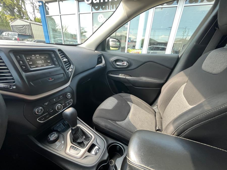 2014 Jeep Cherokee Latitude. CLEAN CARFAX. LOW MILES!!!, available for sale in Rosedale, New York | Sunrise Auto Sales. Rosedale, New York 2014 Jeep Cherokee Latitude. CLEAN CARFAX. LOW MILES!!!, available for sale in Rosedale, New York | Sunrise Auto Sales. Rosedale, New York