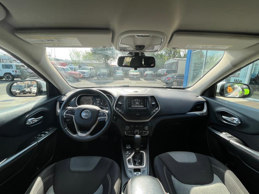 2014 Jeep Cherokee Latitude. CLEAN CARFAX. LOW MILES!!!, available for sale in Rosedale, New York | Sunrise Auto Sales. Rosedale, New York 2014 Jeep Cherokee Latitude. CLEAN CARFAX. LOW MILES!!!, available for sale in Rosedale, New York | Sunrise Auto Sales. Rosedale, New York