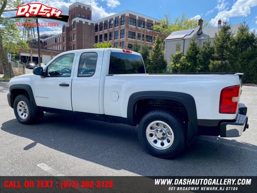 2009 Chevrolet Silverado 1500 4WD Ext Cab 143.5" Work Truck, available for sale in Newark, New Jersey | Dash Auto Gallery Inc.. Newark, New Jersey 2009 Chevrolet Silverado 1500 4WD Ext Cab 143.5" Work Truck, available for sale in Newark, New Jersey | Dash Auto Gallery Inc.. Newark, New Jersey