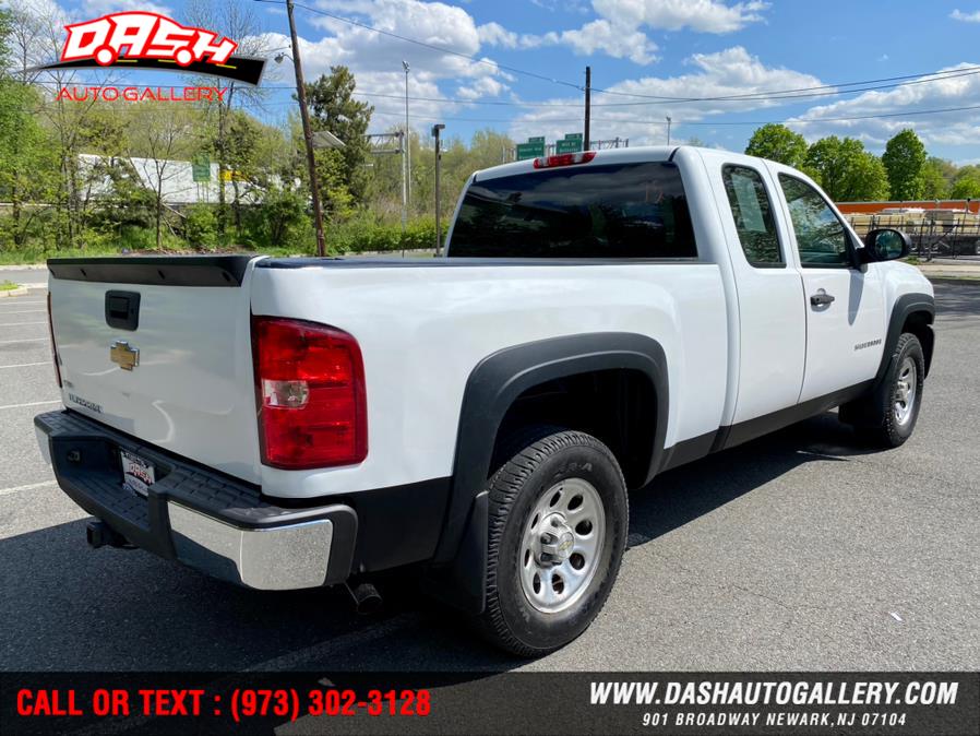 2009 Chevrolet Silverado 1500 4WD Ext Cab 143.5" Work Truck, available for sale in Newark, New Jersey | Dash Auto Gallery Inc.. Newark, New Jersey 2009 Chevrolet Silverado 1500 4WD Ext Cab 143.5" Work Truck, available for sale in Newark, New Jersey | Dash Auto Gallery Inc.. Newark, New Jersey