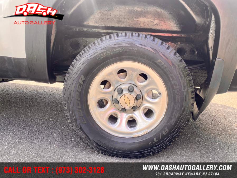 2009 Chevrolet Silverado 1500 4WD Ext Cab 143.5" Work Truck, available for sale in Newark, New Jersey | Dash Auto Gallery Inc.. Newark, New Jersey 2009 Chevrolet Silverado 1500 4WD Ext Cab 143.5" Work Truck, available for sale in Newark, New Jersey | Dash Auto Gallery Inc.. Newark, New Jersey