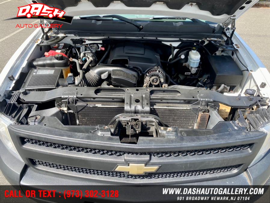 2009 Chevrolet Silverado 1500 4WD Ext Cab 143.5" Work Truck, available for sale in Newark, New Jersey | Dash Auto Gallery Inc.. Newark, New Jersey 2009 Chevrolet Silverado 1500 4WD Ext Cab 143.5" Work Truck, available for sale in Newark, New Jersey | Dash Auto Gallery Inc.. Newark, New Jersey