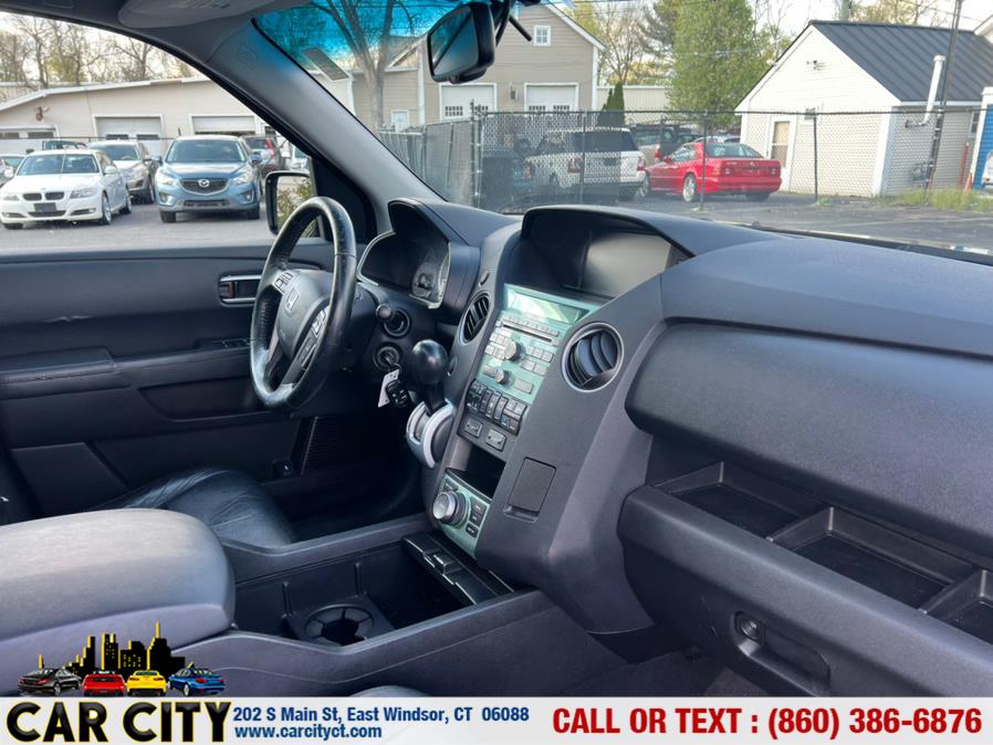 2011 Honda Pilot 4WD 4dr EX-L w/Navi, available for sale in East Windsor, Connecticut | Car City LLC. East Windsor, Connecticut 2011 Honda Pilot 4WD 4dr EX-L w/Navi, available for sale in East Windsor, Connecticut | Car City LLC. East Windsor, Connecticut