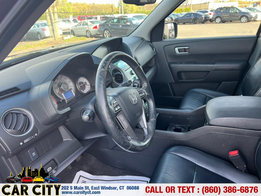2011 Honda Pilot 4WD 4dr EX-L w/Navi, available for sale in East Windsor, Connecticut | Car City LLC. East Windsor, Connecticut 2011 Honda Pilot 4WD 4dr EX-L w/Navi, available for sale in East Windsor, Connecticut | Car City LLC. East Windsor, Connecticut