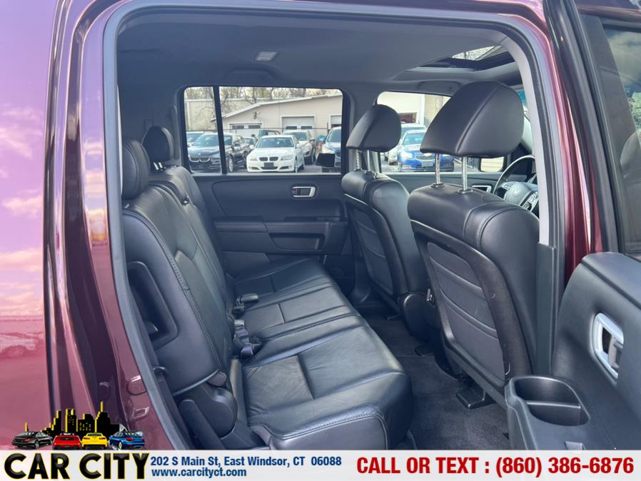 2011 Honda Pilot 4WD 4dr EX-L w/Navi, available for sale in East Windsor, Connecticut | Car City LLC. East Windsor, Connecticut 2011 Honda Pilot 4WD 4dr EX-L w/Navi, available for sale in East Windsor, Connecticut | Car City LLC. East Windsor, Connecticut