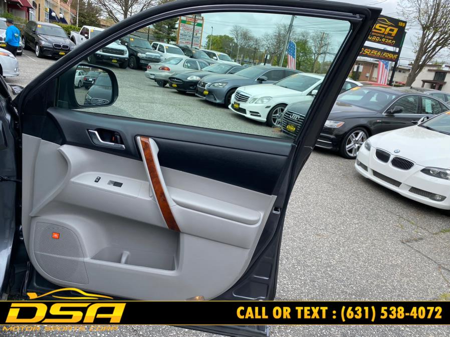 2012 Toyota Highlander 4WD 4dr V6 Limited (Natl), available for sale in Commack, New York | DSA Motor Sports Corp. Commack, New York 2012 Toyota Highlander 4WD 4dr V6 Limited (Natl), available for sale in Commack, New York | DSA Motor Sports Corp. Commack, New York