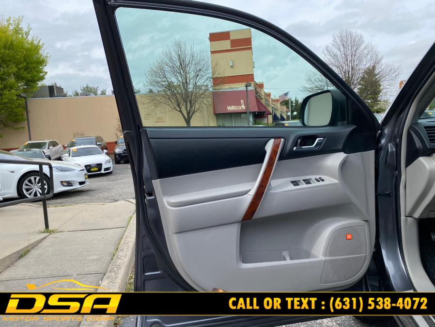 2012 Toyota Highlander 4WD 4dr V6 Limited (Natl), available for sale in Commack, New York | DSA Motor Sports Corp. Commack, New York 2012 Toyota Highlander 4WD 4dr V6 Limited (Natl), available for sale in Commack, New York | DSA Motor Sports Corp. Commack, New York