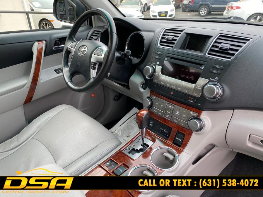 2012 Toyota Highlander 4WD 4dr V6 Limited (Natl), available for sale in Commack, New York | DSA Motor Sports Corp. Commack, New York 2012 Toyota Highlander 4WD 4dr V6 Limited (Natl), available for sale in Commack, New York | DSA Motor Sports Corp. Commack, New York