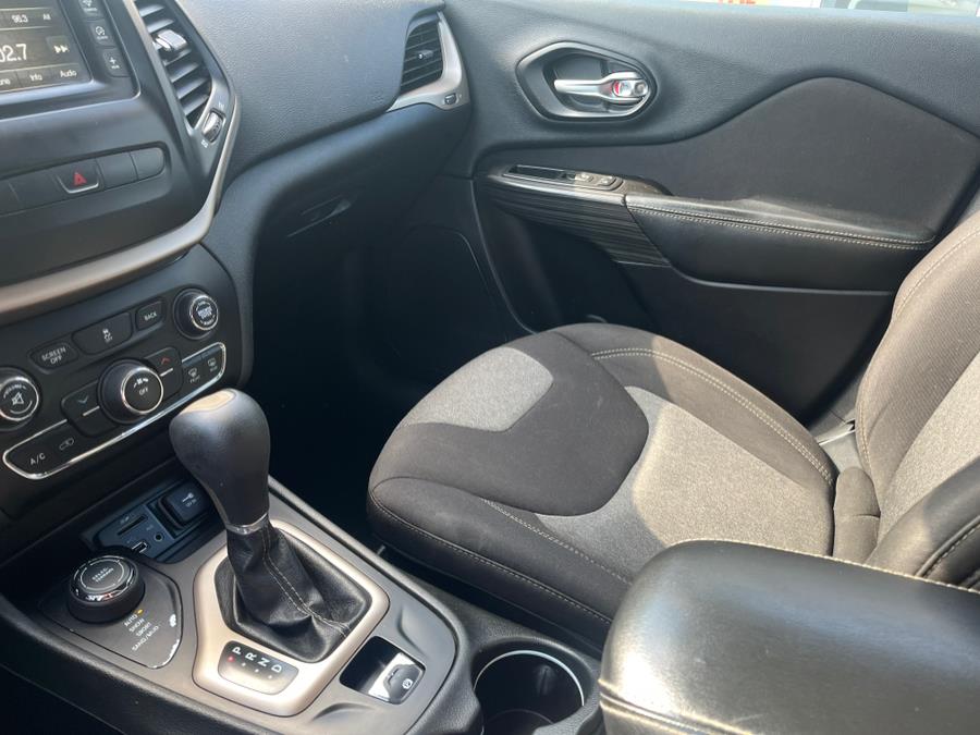 2014 Jeep Cherokee Latitude. CLEAN CARFAX. LOW MILES!!!, available for sale in Elmont, New York | Sunrise of Elmont. Elmont, New York 2014 Jeep Cherokee Latitude. CLEAN CARFAX. LOW MILES!!!, available for sale in Elmont, New York | Sunrise of Elmont. Elmont, New York