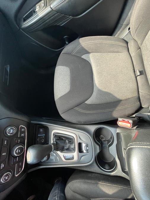 2014 Jeep Cherokee Latitude. CLEAN CARFAX. LOW MILES!!!, available for sale in Elmont, New York | Sunrise of Elmont. Elmont, New York 2014 Jeep Cherokee Latitude. CLEAN CARFAX. LOW MILES!!!, available for sale in Elmont, New York | Sunrise of Elmont. Elmont, New York