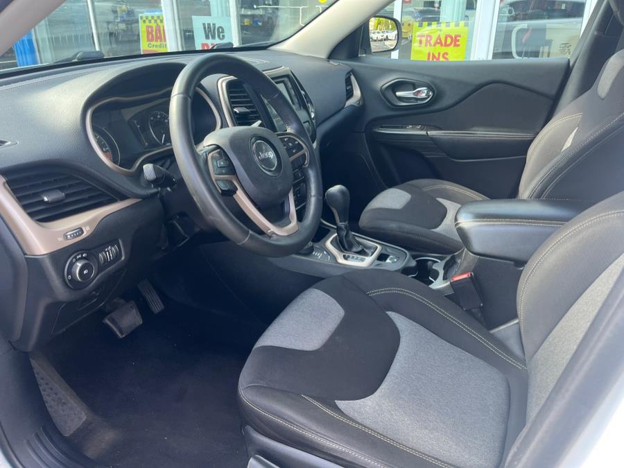 2014 Jeep Cherokee Latitude. CLEAN CARFAX. LOW MILES!!!, available for sale in Elmont, New York | Sunrise of Elmont. Elmont, New York 2014 Jeep Cherokee Latitude. CLEAN CARFAX. LOW MILES!!!, available for sale in Elmont, New York | Sunrise of Elmont. Elmont, New York
