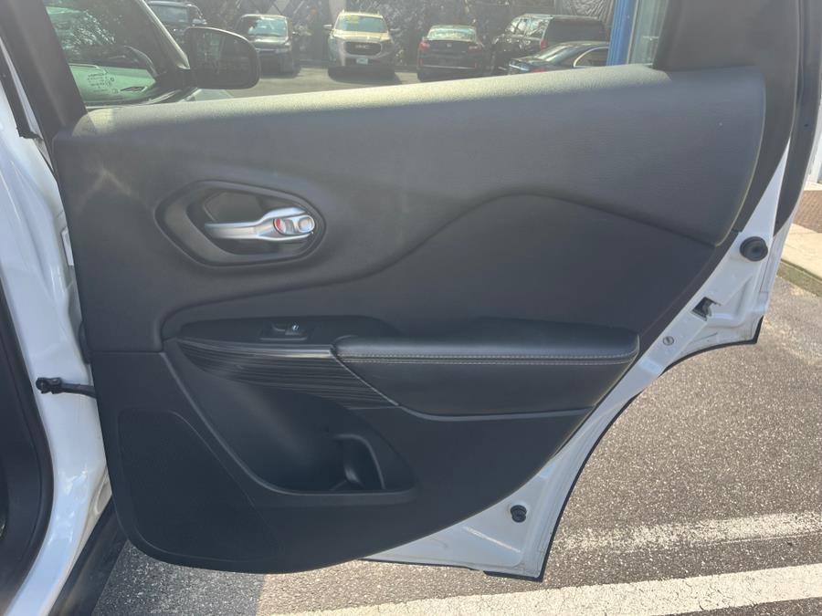 2014 Jeep Cherokee Latitude. CLEAN CARFAX. LOW MILES!!!, available for sale in Elmont, New York | Sunrise of Elmont. Elmont, New York 2014 Jeep Cherokee Latitude. CLEAN CARFAX. LOW MILES!!!, available for sale in Elmont, New York | Sunrise of Elmont. Elmont, New York